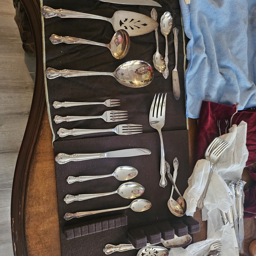 Classic Silver Flatware Collection Sevice For 12 - 7 Piece Place& Serving Pieces